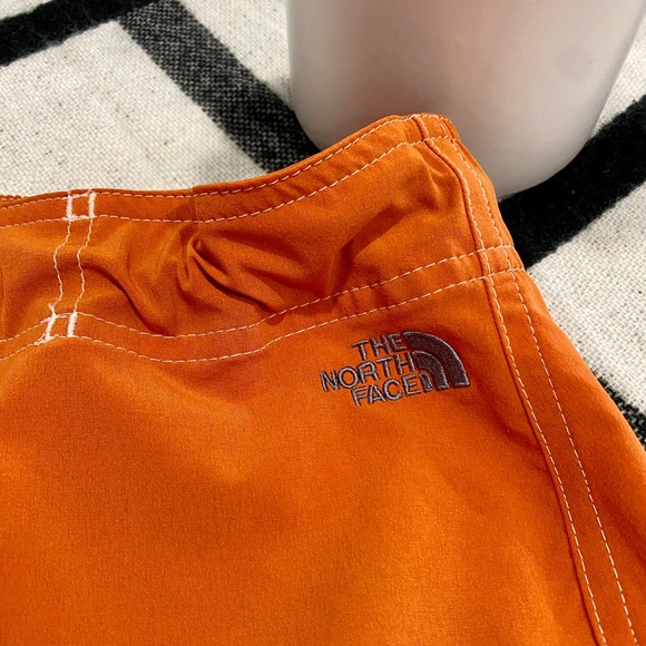 The North Face Men’s Apex Board Shorts Swim Trunks Orange Like New - Picture 3 of 9
